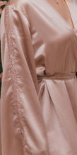 Load image into Gallery viewer, Mulberry Silk Luxury Dressing Gown
