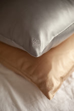 Load image into Gallery viewer, Mulberry Silk Luxury Pillowcase - Set of 2
