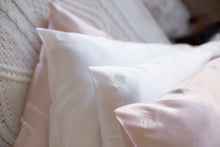 Load image into Gallery viewer, Mulberry Silk Luxury Lightweight Pillowcase
